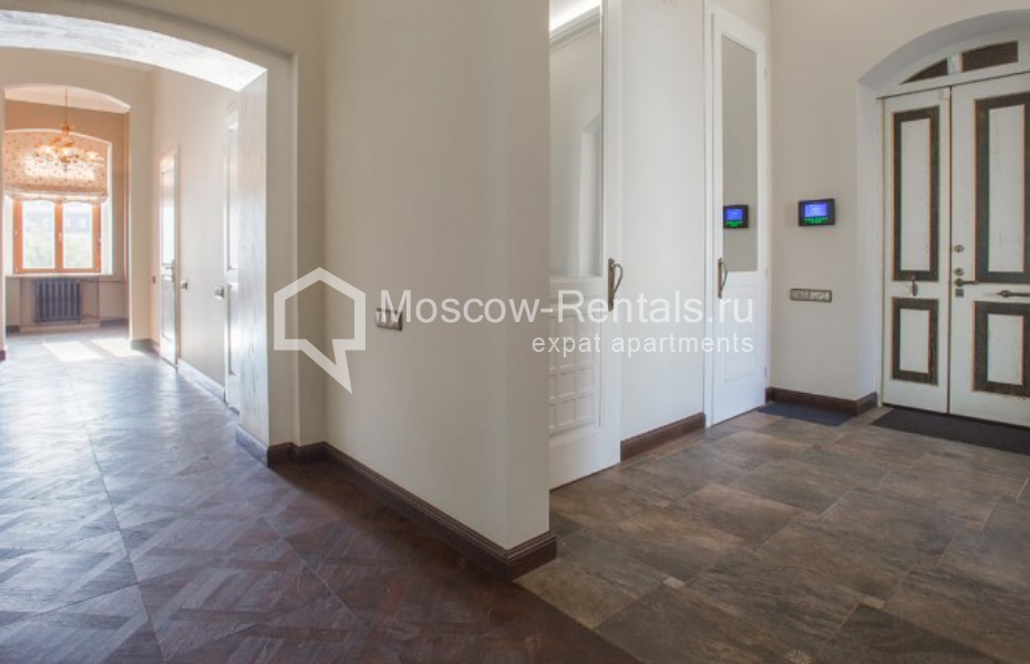 Photo #12 5-room (4 BR) apartment for <a href="http://moscow-rentals.ru/en/articles/long-term-rent" target="_blank">a long-term</a> rent
 in Russia, Moscow, Chistoprudnyi blv, 14 С 3