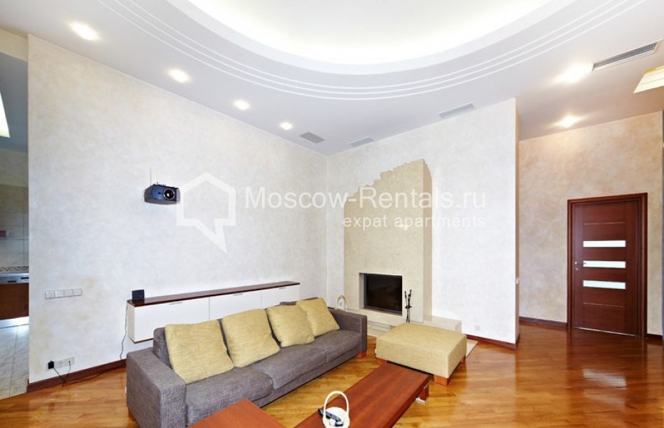 Photo #9 4-room (3 BR) apartment for <a href="http://moscow-rentals.ru/en/articles/long-term-rent" target="_blank">a long-term</a> rent
 in Russia, Moscow, Gusyatnikov lane, 13/3