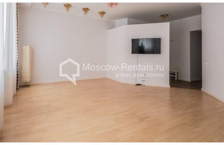 Photo #7 4-room (3 BR) apartment for <a href="http://moscow-rentals.ru/en/articles/long-term-rent" target="_blank">a long-term</a> rent
 in Russia, Moscow, Brusov lane,  2/14 С 3