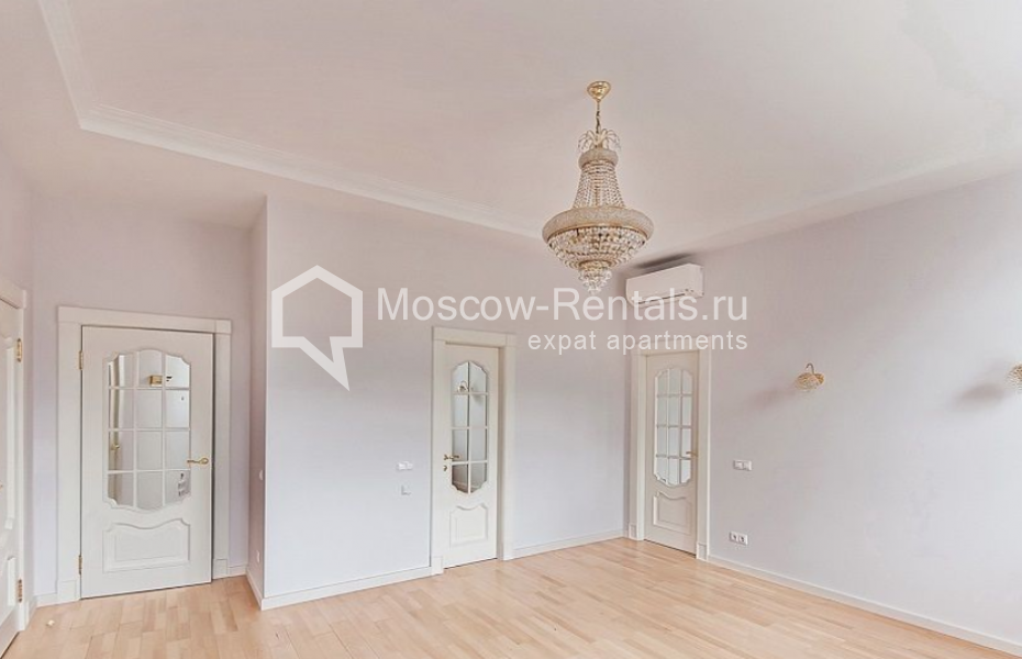 Photo #13 4-room (3 BR) apartment for <a href="http://moscow-rentals.ru/en/articles/long-term-rent" target="_blank">a long-term</a> rent
 in Russia, Moscow, Brusov lane,  2/14 С 3