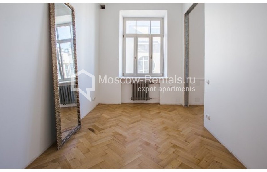 Photo #10 5-room (4 BR) apartment for <a href="http://moscow-rentals.ru/en/articles/long-term-rent" target="_blank">a long-term</a> rent
 in Russia, Moscow, Malyi Kozikhinskyi lane, 12