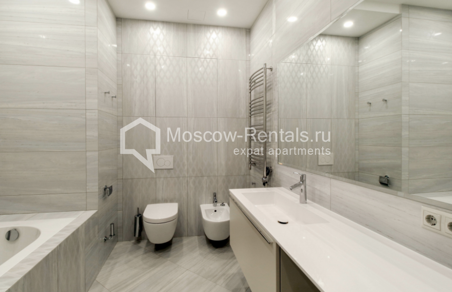 Photo #9 4-room (3 BR) apartment for <a href="http://moscow-rentals.ru/en/articles/long-term-rent" target="_blank">a long-term</a> rent
 in Russia, Moscow, Tsvetnoi blv., 2