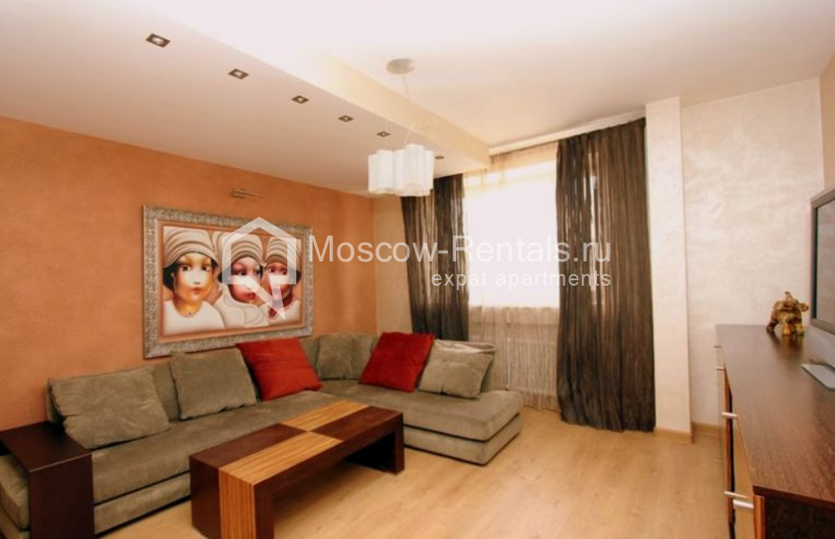Photo #3 2-room (1 BR) apartment for <a href="http://moscow-rentals.ru/en/articles/long-term-rent" target="_blank">a long-term</a> rent
 in Russia, Moscow, Bolshoi Savvisnkyi lane, 3