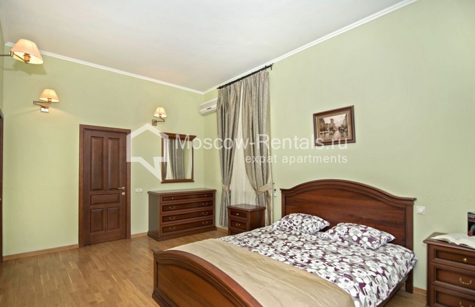 Photo #12 2-room (1 BR) apartment for <a href="http://moscow-rentals.ru/en/articles/long-term-rent" target="_blank">a long-term</a> rent
 in Russia, Moscow, Arbat str, 51 С 1