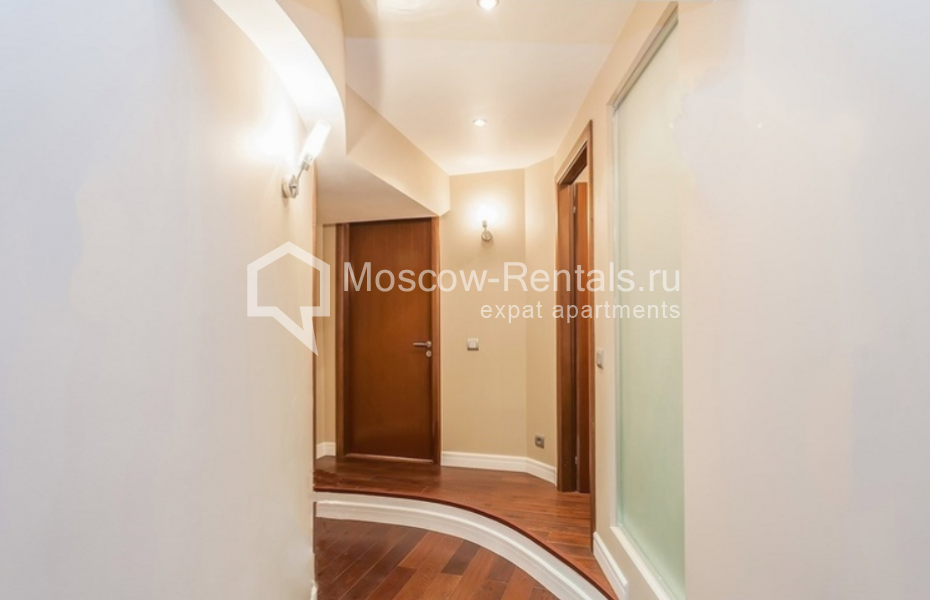 Photo #10 4-room (3 BR) apartment for <a href="http://moscow-rentals.ru/en/articles/long-term-rent" target="_blank">a long-term</a> rent
 in Russia, Moscow, Rybnikov lane, 2