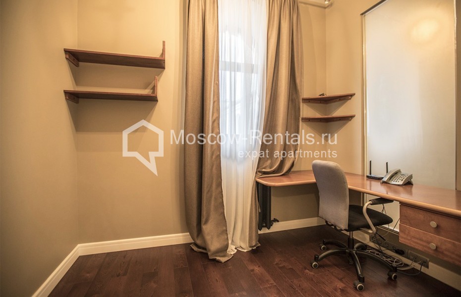 Photo #19 4-room (3 BR) apartment for <a href="http://moscow-rentals.ru/en/articles/long-term-rent" target="_blank">a long-term</a> rent
 in Russia, Moscow, Rybnikov lane, 2