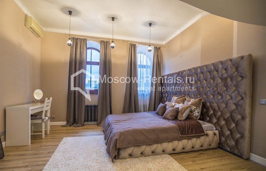 Photo #17 4-room (3 BR) apartment for <a href="http://moscow-rentals.ru/en/articles/long-term-rent" target="_blank">a long-term</a> rent
 in Russia, Moscow, Rybnikov lane, 2