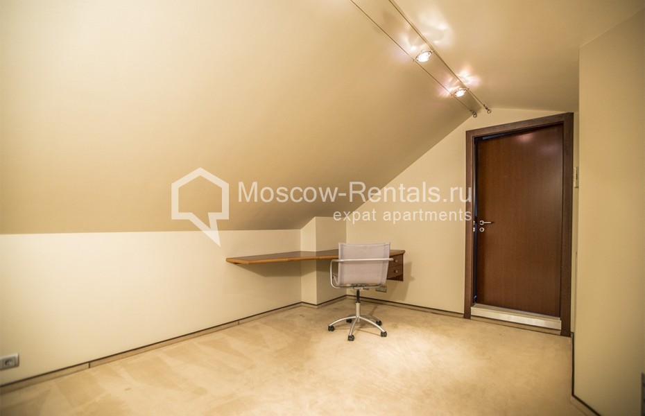 Photo #15 4-room (3 BR) apartment for <a href="http://moscow-rentals.ru/en/articles/long-term-rent" target="_blank">a long-term</a> rent
 in Russia, Moscow, Rybnikov lane, 2