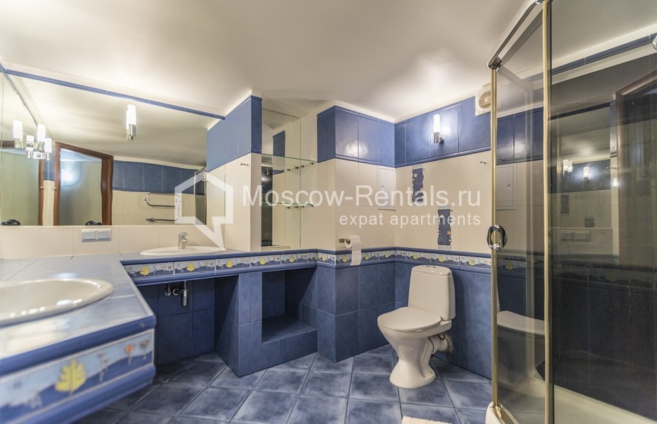 Photo #11 4-room (3 BR) apartment for <a href="http://moscow-rentals.ru/en/articles/long-term-rent" target="_blank">a long-term</a> rent
 in Russia, Moscow, Rybnikov lane, 2