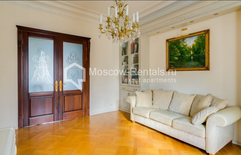 Photo #6 4-room (3 BR) apartment for <a href="http://moscow-rentals.ru/en/articles/long-term-rent" target="_blank">a long-term</a> rent
 in Russia, Moscow, Sadovnicheskaya str, 27 С 1