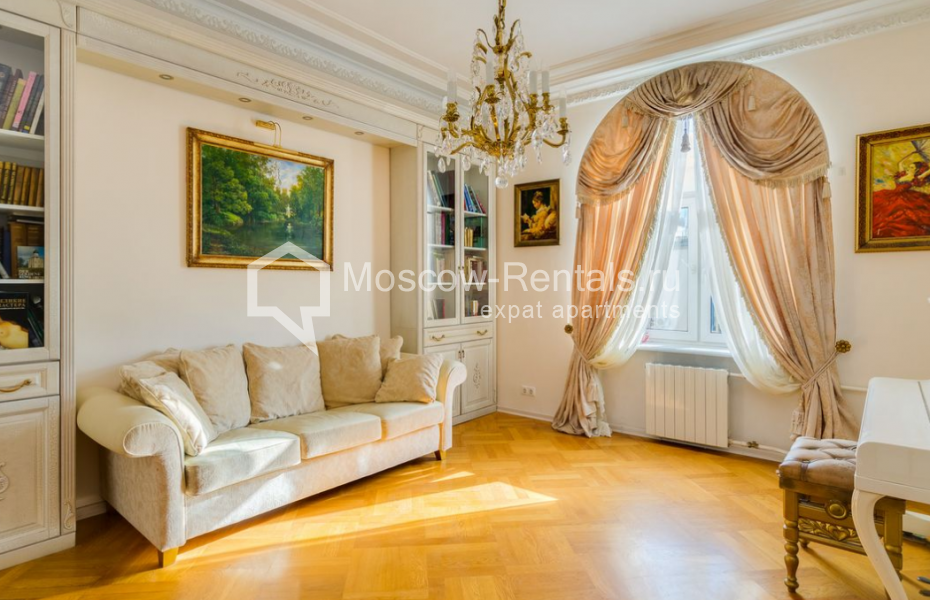Photo #7 4-room (3 BR) apartment for <a href="http://moscow-rentals.ru/en/articles/long-term-rent" target="_blank">a long-term</a> rent
 in Russia, Moscow, Sadovnicheskaya str, 27 С 1