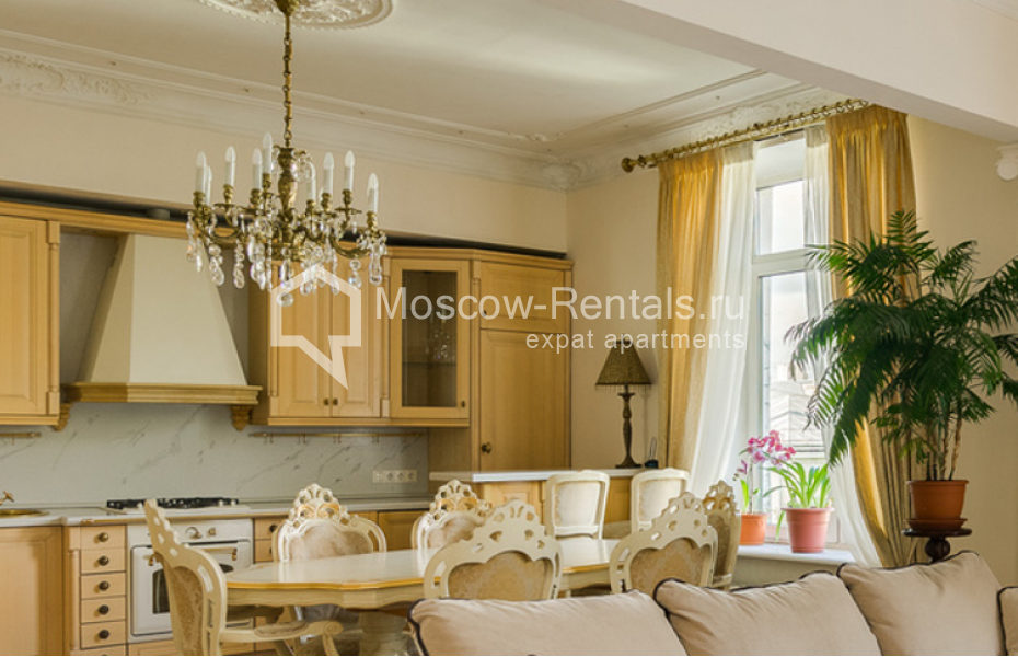 Photo #2 4-room (3 BR) apartment for <a href="http://moscow-rentals.ru/en/articles/long-term-rent" target="_blank">a long-term</a> rent
 in Russia, Moscow, Sadovnicheskaya str, 27 С 1
