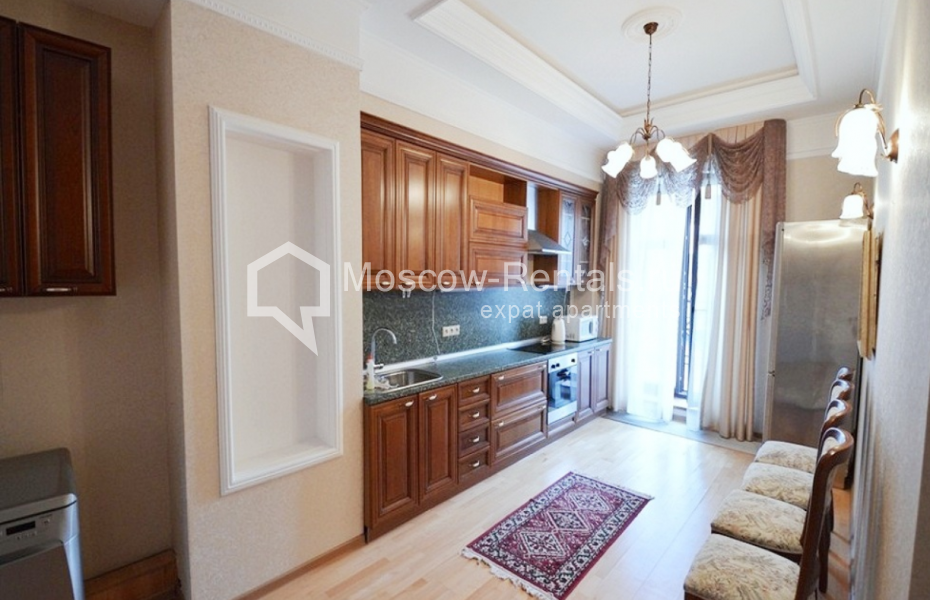 Photo #1 3-room (2 BR) apartment for <a href="http://moscow-rentals.ru/en/articles/long-term-rent" target="_blank">a long-term</a> rent
 in Russia, Moscow, Malaya Polyanka, 2