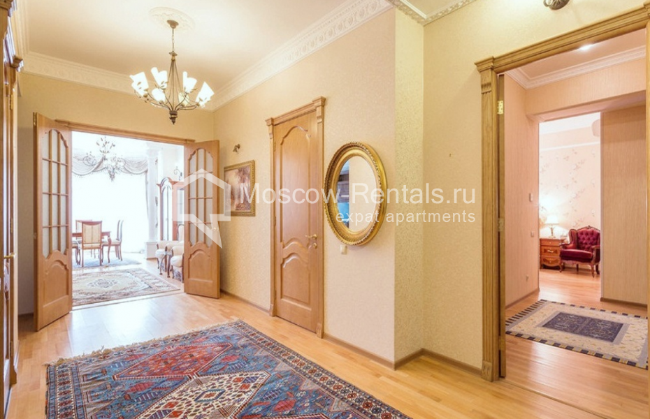 Photo #4 3-room (2 BR) apartment for <a href="http://moscow-rentals.ru/en/articles/long-term-rent" target="_blank">a long-term</a> rent
 in Russia, Moscow, Malaya Polyanka, 2