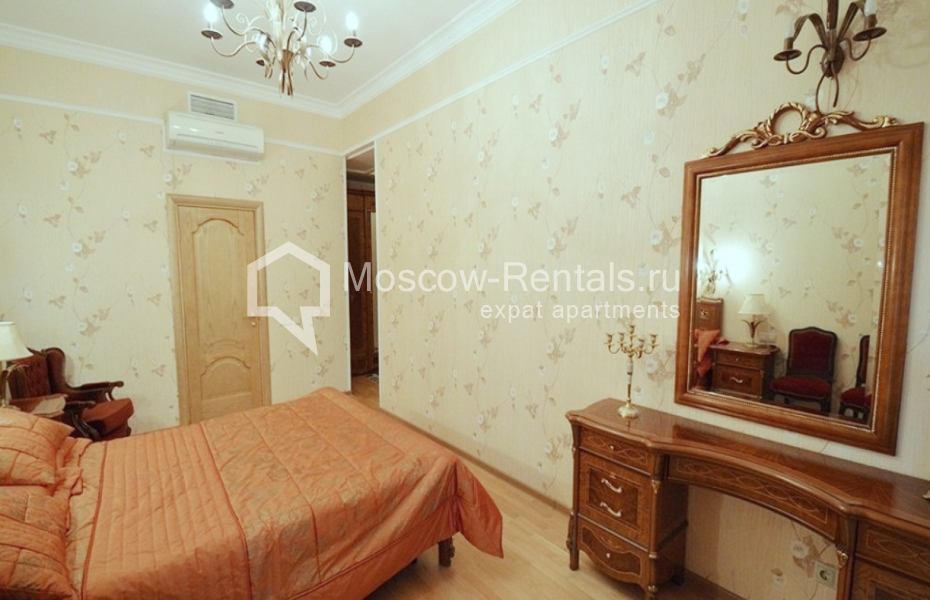 Photo #10 3-room (2 BR) apartment for <a href="http://moscow-rentals.ru/en/articles/long-term-rent" target="_blank">a long-term</a> rent
 in Russia, Moscow, Malaya Polyanka, 2