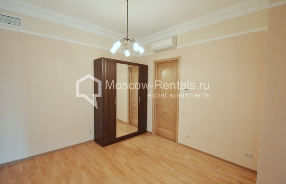 Photo #12 3-room (2 BR) apartment for <a href="http://moscow-rentals.ru/en/articles/long-term-rent" target="_blank">a long-term</a> rent
 in Russia, Moscow, Malaya Polyanka, 2