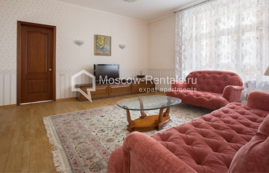 Photo #2 3-room (2 BR) apartment for <a href="http://moscow-rentals.ru/en/articles/long-term-rent" target="_blank">a long-term</a> rent
 in Russia, Moscow, Runovskyi lane, 12