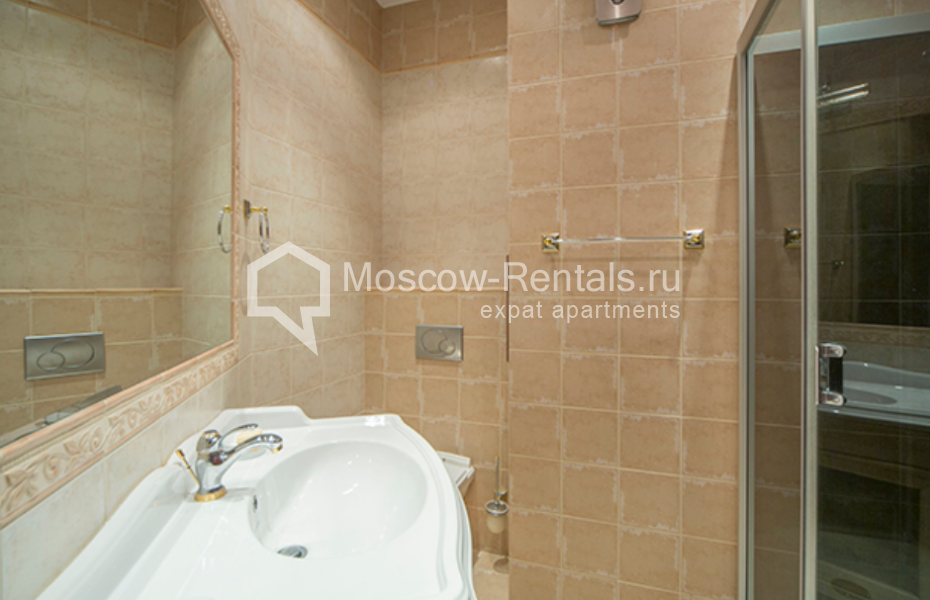 Photo #15 3-room (2 BR) apartment for <a href="http://moscow-rentals.ru/en/articles/long-term-rent" target="_blank">a long-term</a> rent
 in Russia, Moscow, Runovskyi lane, 12