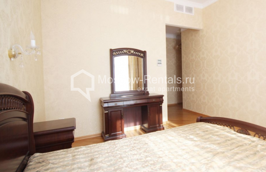 Photo #6 3-room (2 BR) apartment for <a href="http://moscow-rentals.ru/en/articles/long-term-rent" target="_blank">a long-term</a> rent
 in Russia, Moscow, Malaya Polyanka str, 2