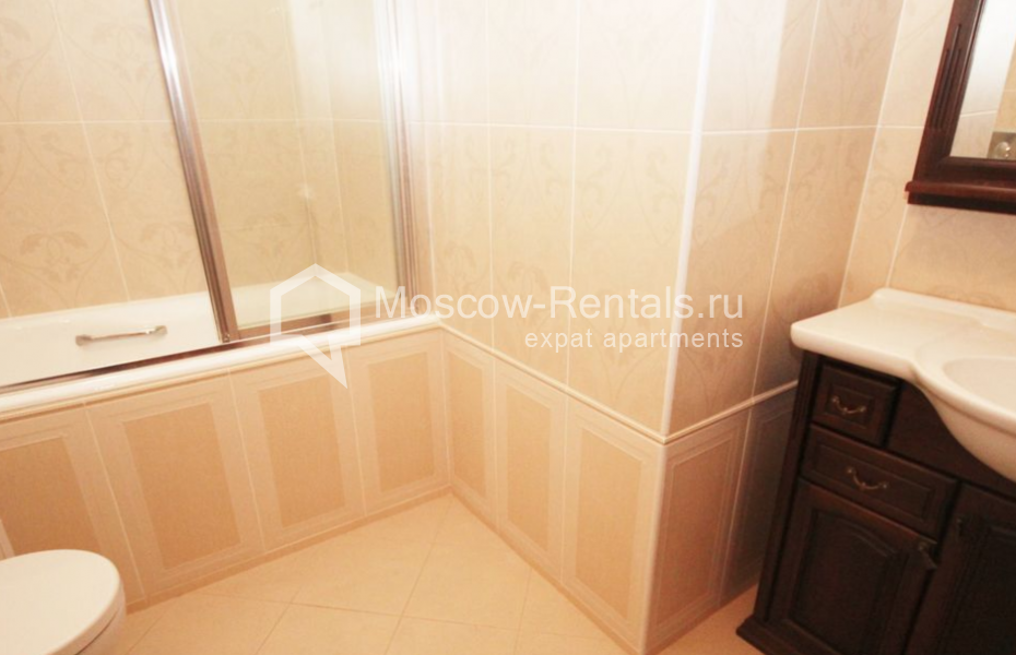 Photo #13 3-room (2 BR) apartment for <a href="http://moscow-rentals.ru/en/articles/long-term-rent" target="_blank">a long-term</a> rent
 in Russia, Moscow, Malaya Polyanka str, 2