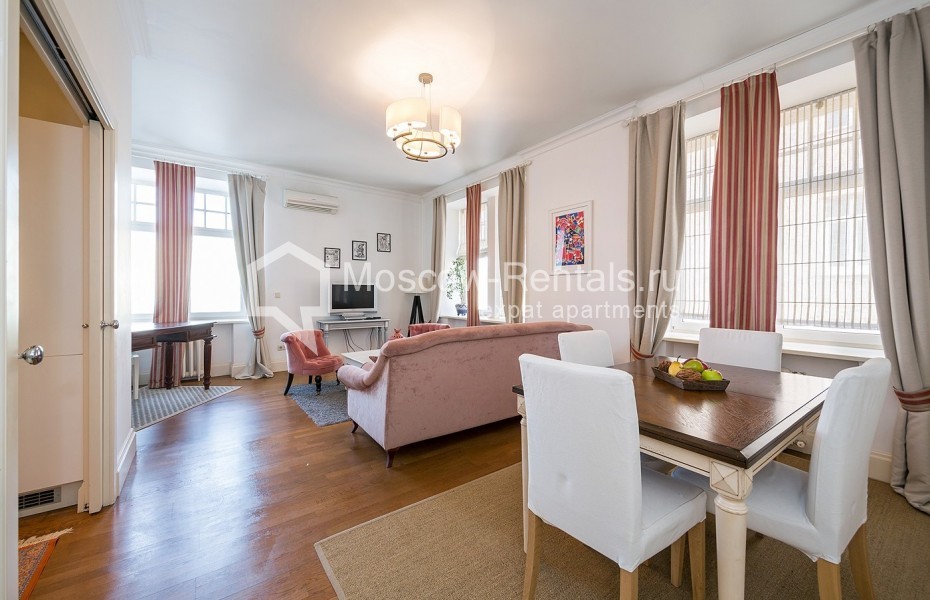 Photo #1 3-room (2 BR) apartment for <a href="http://moscow-rentals.ru/en/articles/long-term-rent" target="_blank">a long-term</a> rent
 in Russia, Moscow, Bolshaya Ordynka str, 9