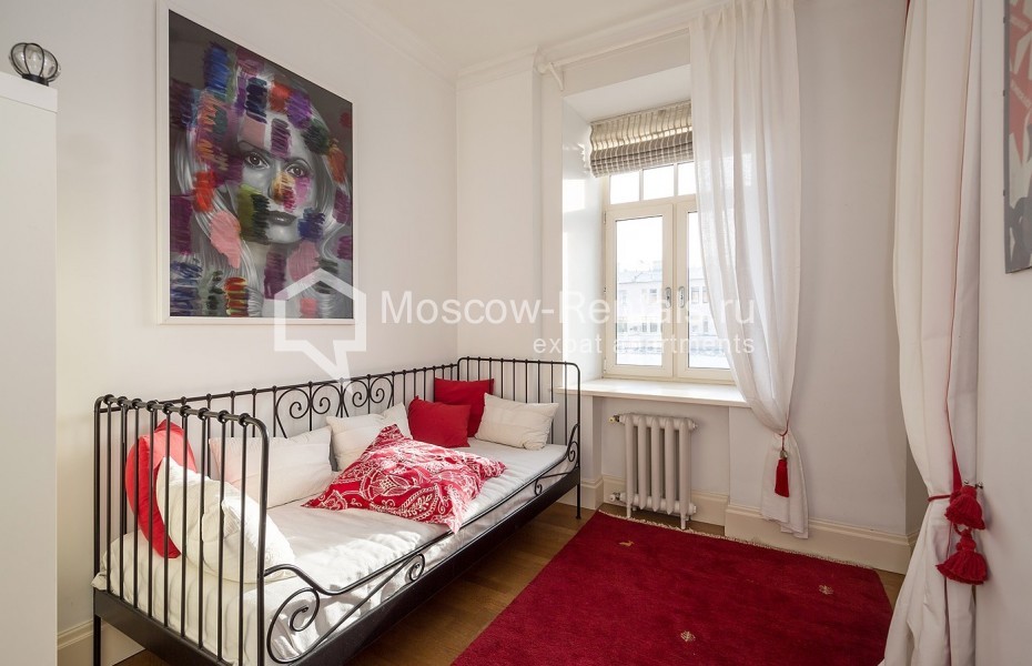 Photo #8 3-room (2 BR) apartment for <a href="http://moscow-rentals.ru/en/articles/long-term-rent" target="_blank">a long-term</a> rent
 in Russia, Moscow, Bolshaya Ordynka str, 9