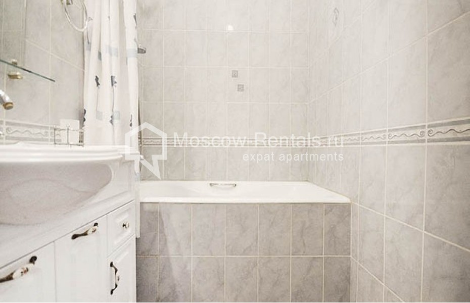 Photo #17 6-room (5 BR) apartment for <a href="http://moscow-rentals.ru/en/articles/long-term-rent" target="_blank">a long-term</a> rent
 in Russia, Moscow, Tverskaya str, 15