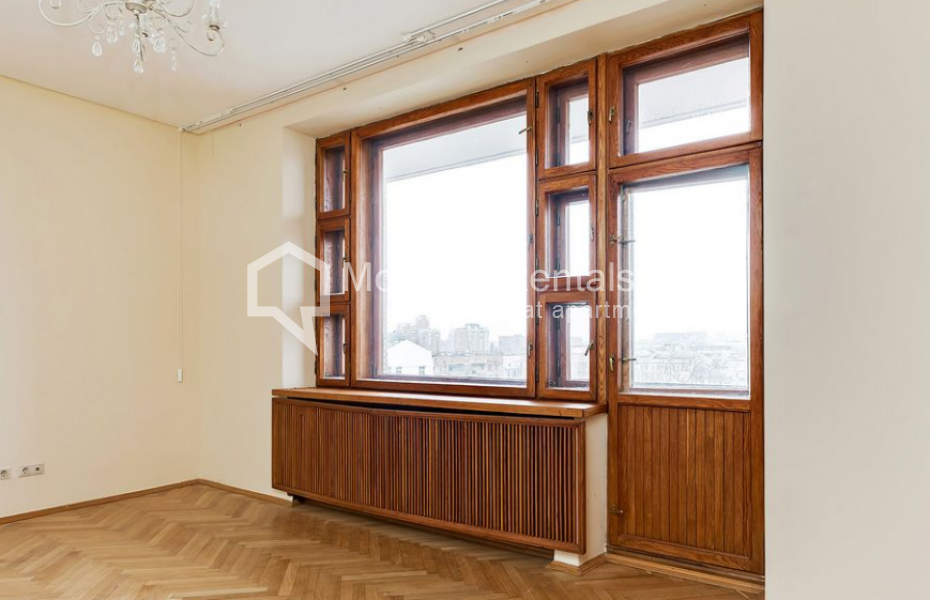 Photo #9 4-room (3 BR) apartment for <a href="http://moscow-rentals.ru/en/articles/long-term-rent" target="_blank">a long-term</a> rent
 in Russia, Moscow, Granatnyi lane, 10 С 1