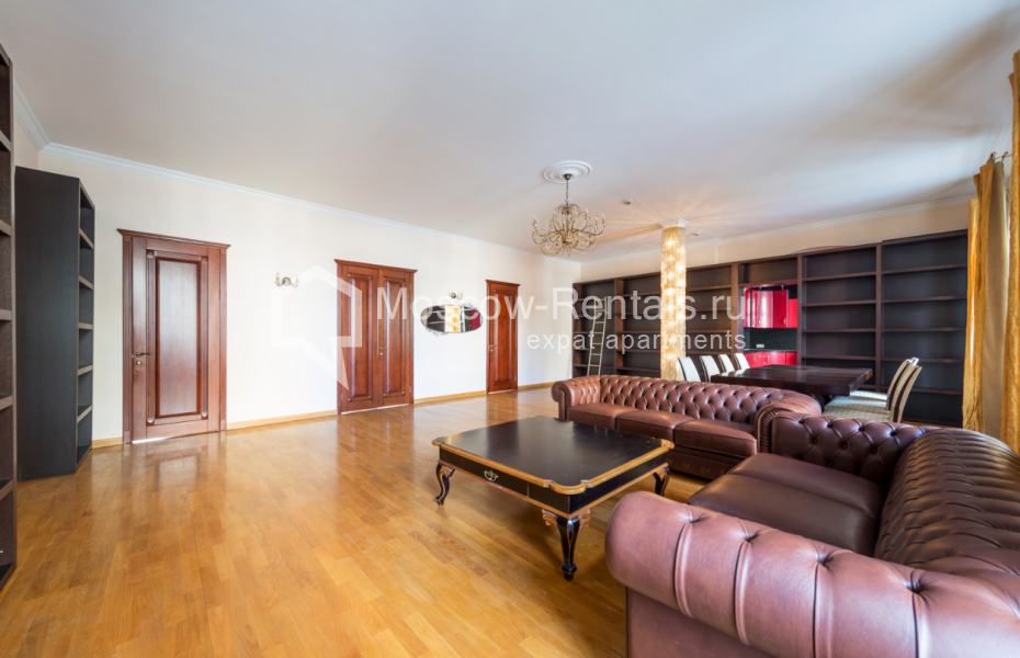 Photo #4 4-room (3 BR) apartment for <a href="http://moscow-rentals.ru/en/articles/long-term-rent" target="_blank">a long-term</a> rent
 in Russia, Moscow, Bolshoi Kozikhinskyi lane, 4
