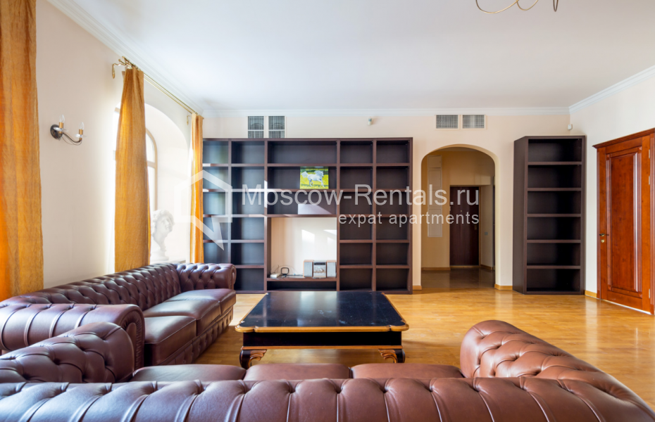 Photo #5 4-room (3 BR) apartment for <a href="http://moscow-rentals.ru/en/articles/long-term-rent" target="_blank">a long-term</a> rent
 in Russia, Moscow, Bolshoi Kozikhinskyi lane, 4
