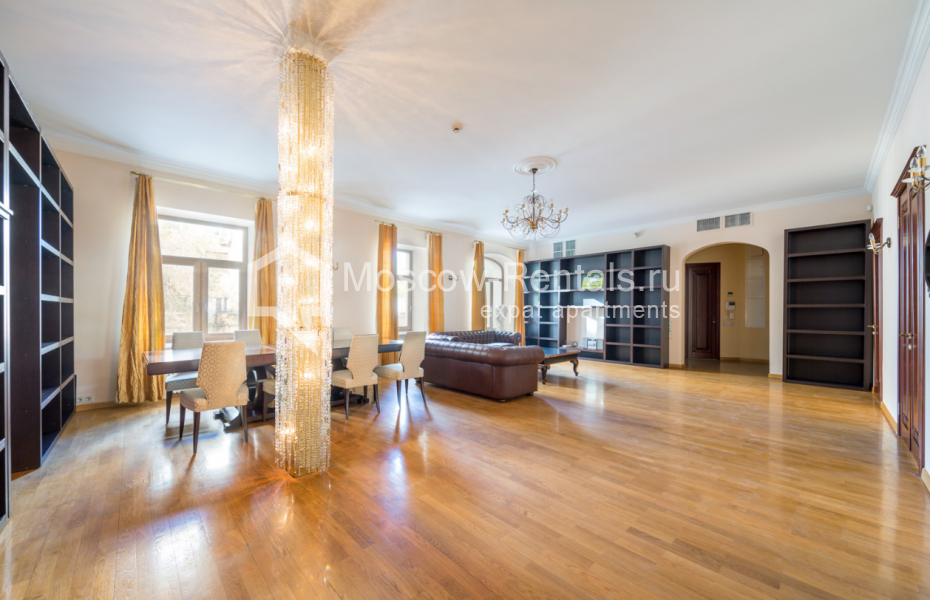 Photo #2 4-room (3 BR) apartment for <a href="http://moscow-rentals.ru/en/articles/long-term-rent" target="_blank">a long-term</a> rent
 in Russia, Moscow, Bolshoi Kozikhinskyi lane, 4