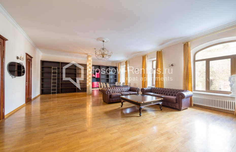 Photo #6 4-room (3 BR) apartment for <a href="http://moscow-rentals.ru/en/articles/long-term-rent" target="_blank">a long-term</a> rent
 in Russia, Moscow, Bolshoi Kozikhinskyi lane, 4