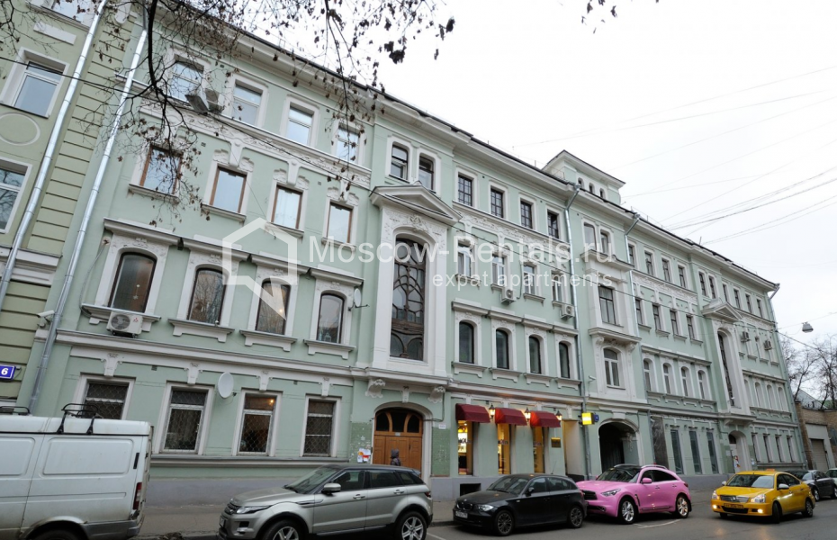 Photo #1 4-room (3 BR) apartment for <a href="http://moscow-rentals.ru/en/articles/long-term-rent" target="_blank">a long-term</a> rent
 in Russia, Moscow, Bolshoi Kozikhinskyi lane, 4