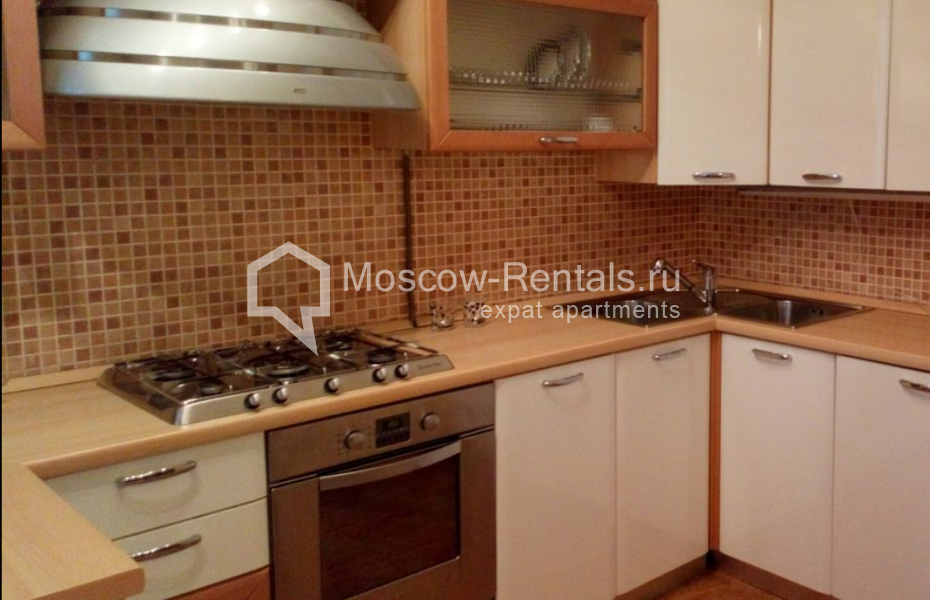 Photo #3 3-room (2 BR) apartment for <a href="http://moscow-rentals.ru/en/articles/long-term-rent" target="_blank">a long-term</a> rent
 in Russia, Moscow, Kolokolnikov lane, 6 С 1