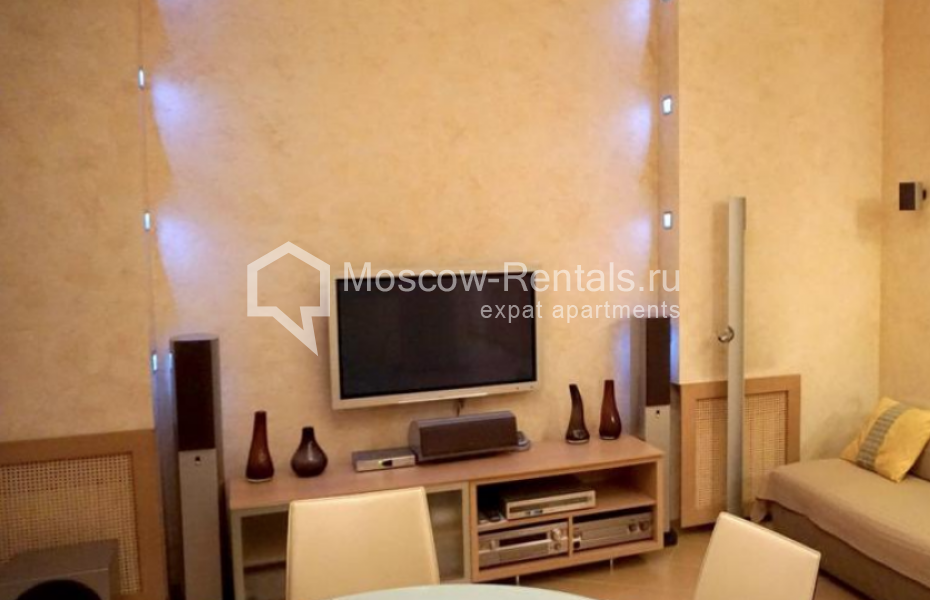 Photo #3 3-room (2 BR) apartment for <a href="http://moscow-rentals.ru/en/articles/long-term-rent" target="_blank">a long-term</a> rent
 in Russia, Moscow, Gnezdnikovskyi lane, 10