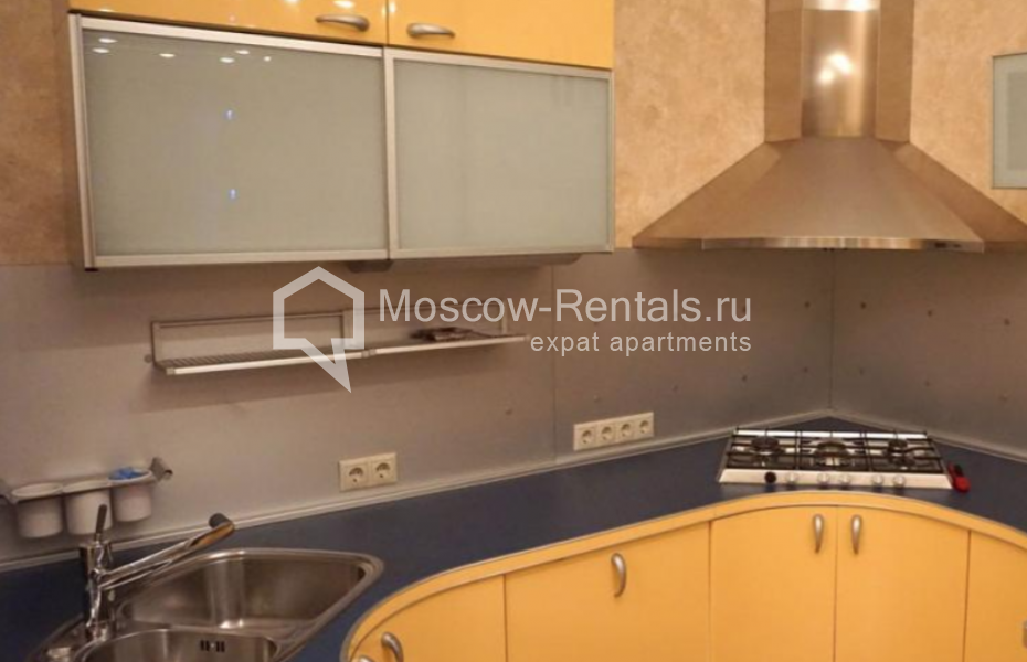 Photo #7 3-room (2 BR) apartment for <a href="http://moscow-rentals.ru/en/articles/long-term-rent" target="_blank">a long-term</a> rent
 in Russia, Moscow, Gnezdnikovskyi lane, 10