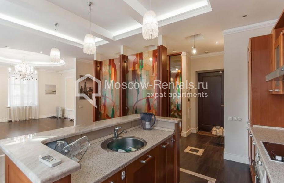 Photo #2 3-room (2 BR) apartment for <a href="http://moscow-rentals.ru/en/articles/long-term-rent" target="_blank">a long-term</a> rent
 in Russia, Moscow, Bolshoi Palashevskyi lane, 14/ 7С1