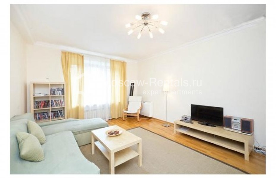 Photo #1 3-room (2 BR) apartment for <a href="http://moscow-rentals.ru/en/articles/long-term-rent" target="_blank">a long-term</a> rent
 in Russia, Moscow, Staropimenovskyi lane, 4С1