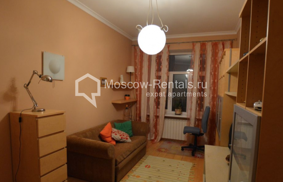 Photo #3 3-room (2 BR) apartment for <a href="http://moscow-rentals.ru/en/articles/long-term-rent" target="_blank">a long-term</a> rent
 in Russia, Moscow, Bolshaya Bronnaya str,  7
