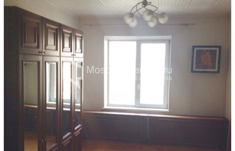 Photo #8 2-room (1 BR) apartment for <a href="http://moscow-rentals.ru/en/articles/long-term-rent" target="_blank">a long-term</a> rent
 in Russia, Moscow, Smolenskaya str, 6