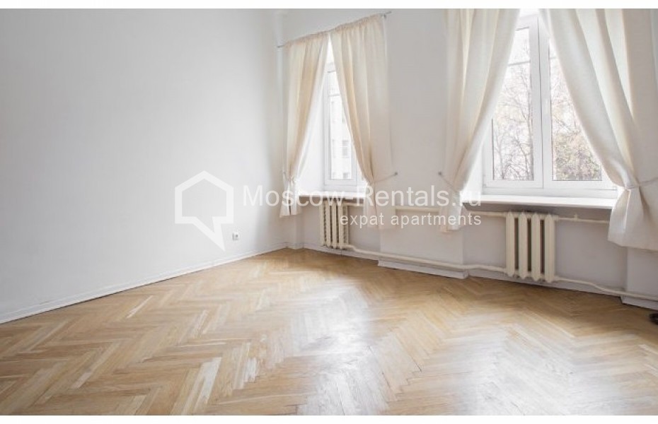 Photo #4 3-room (2 BR) apartment for <a href="http://moscow-rentals.ru/en/articles/long-term-rent" target="_blank">a long-term</a> rent
 in Russia, Moscow, Voznesenskyi lane, 16/4