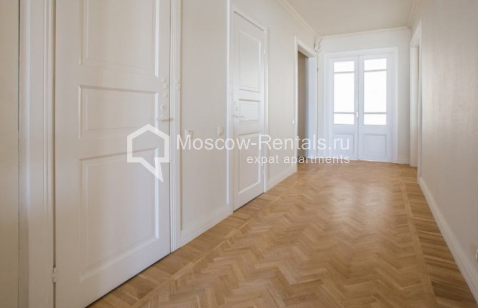 Photo #1 3-room (2 BR) apartment for <a href="http://moscow-rentals.ru/en/articles/long-term-rent" target="_blank">a long-term</a> rent
 in Russia, Moscow, Blagoveshchenskyi lane,  5