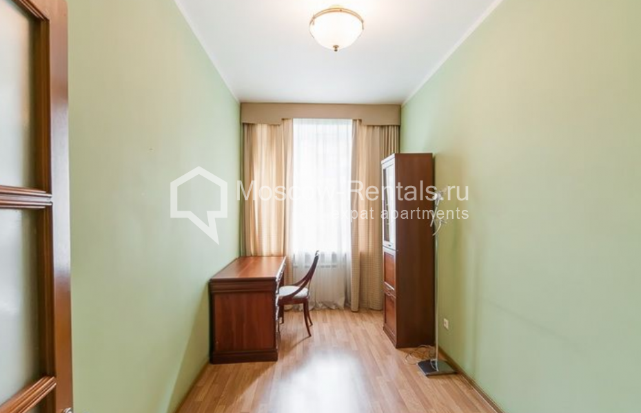 Photo #10 4-room (3 BR) apartment for <a href="http://moscow-rentals.ru/en/articles/long-term-rent" target="_blank">a long-term</a> rent
 in Russia, Moscow, Ermolaevskyi lane, 21