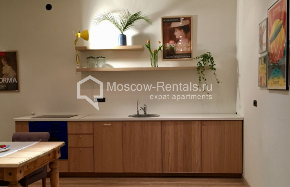 Photo #3 3-room (2 BR) apartment for <a href="http://moscow-rentals.ru/en/articles/long-term-rent" target="_blank">a long-term</a> rent
 in Russia, Moscow, Sadovaya-Karetnaya str, 20С2