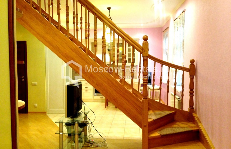 Photo #1 3-room (2 BR) apartment for <a href="http://moscow-rentals.ru/en/articles/long-term-rent" target="_blank">a long-term</a> rent
 in Russia, Moscow, Sretenskaya str, 9