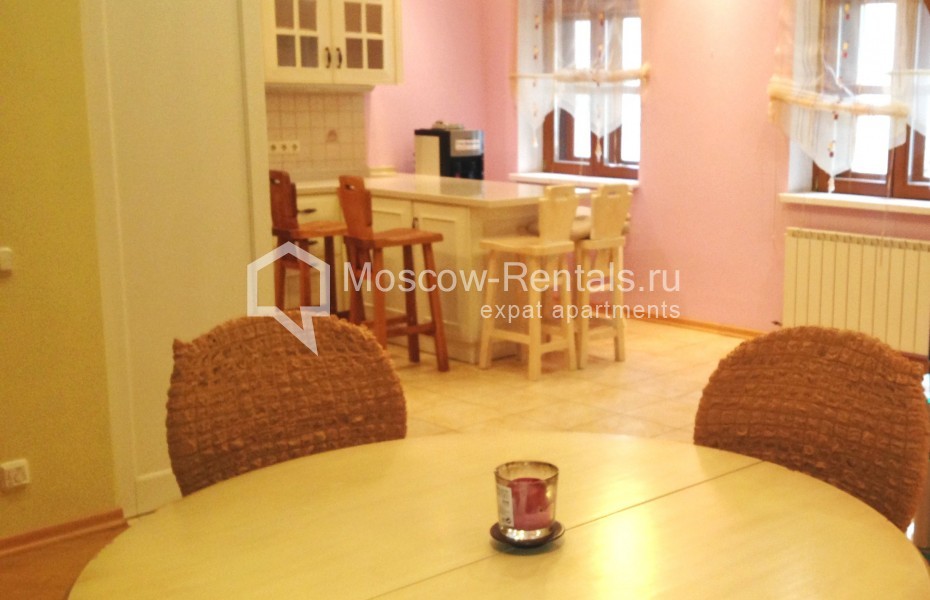 Photo #2 3-room (2 BR) apartment for <a href="http://moscow-rentals.ru/en/articles/long-term-rent" target="_blank">a long-term</a> rent
 in Russia, Moscow, Sretenskaya str, 9