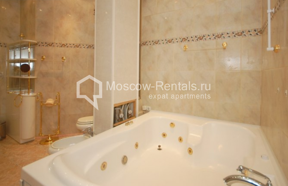 Photo #17 5-room (4 BR) apartment for <a href="http://moscow-rentals.ru/en/articles/long-term-rent" target="_blank">a long-term</a> rent
 in Russia, Moscow, Bolshoi Kazennyi lane, 5