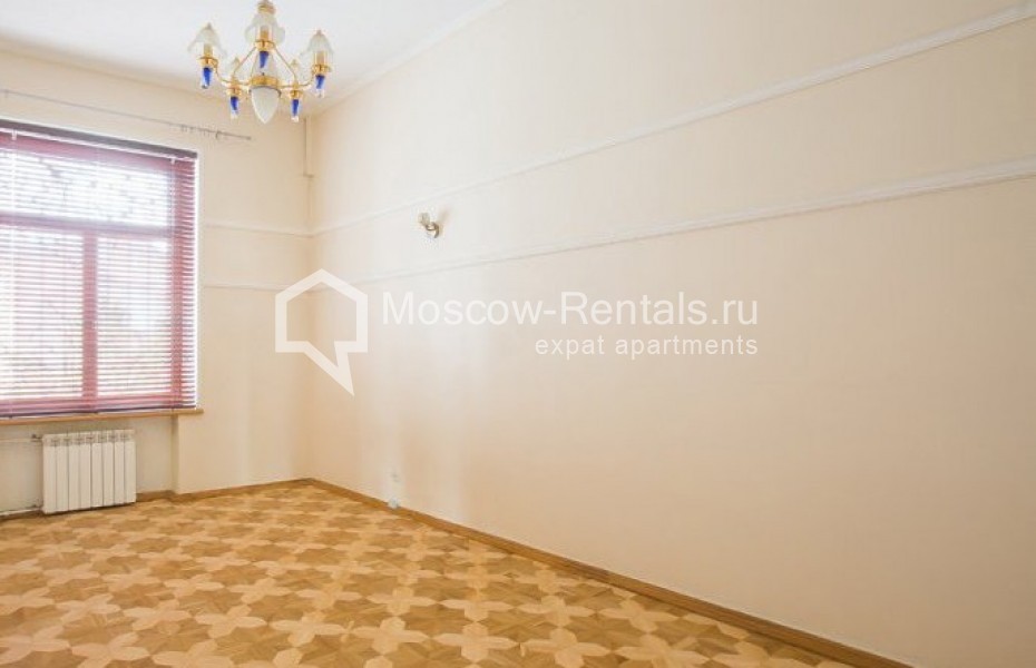 Photo #8 5-room (4 BR) apartment for <a href="http://moscow-rentals.ru/en/articles/long-term-rent" target="_blank">a long-term</a> rent
 in Russia, Moscow, Bolshoi Kazennyi lane, 5