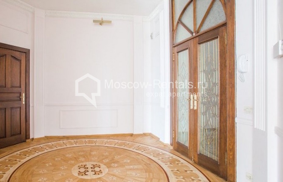 Photo #11 5-room (4 BR) apartment for <a href="http://moscow-rentals.ru/en/articles/long-term-rent" target="_blank">a long-term</a> rent
 in Russia, Moscow, Bolshoi Kazennyi lane, 5