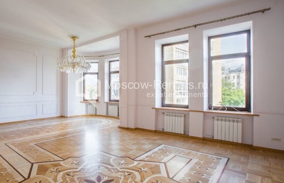 Photo #1 5-room (4 BR) apartment for <a href="http://moscow-rentals.ru/en/articles/long-term-rent" target="_blank">a long-term</a> rent
 in Russia, Moscow, Bolshoi Kazennyi lane, 5